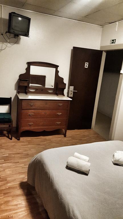 Quarto Duplo com Casa de Banho Privativa